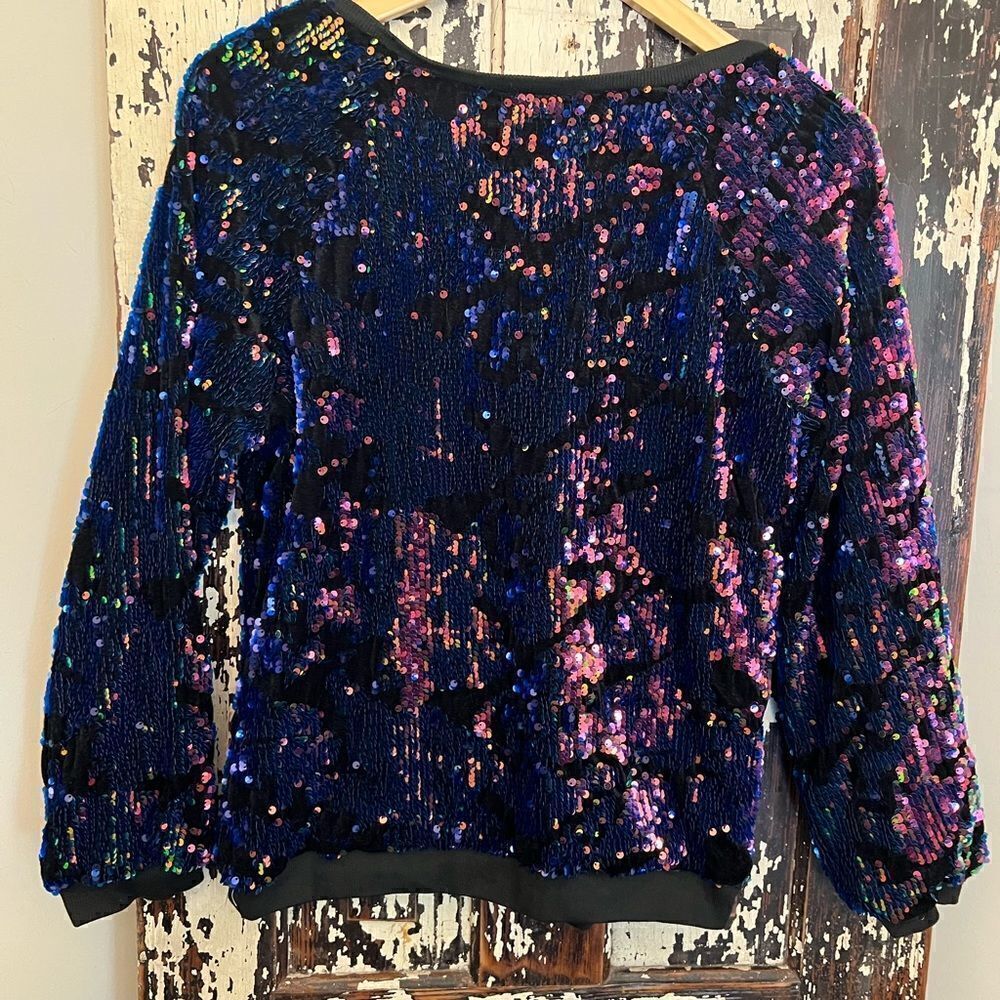 NWT Hayden Los Angeles Iridescent Sequined women’s Top Sz Small.
